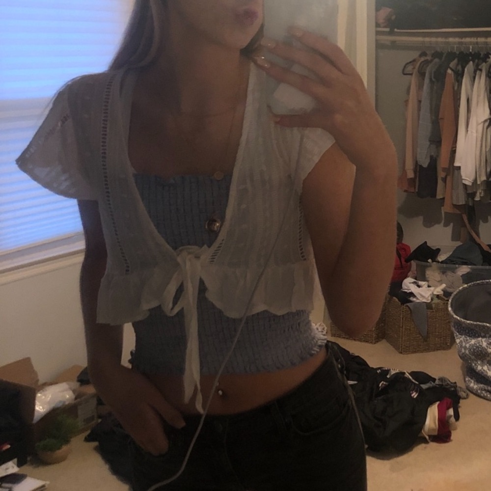 WHITE TIE FRONT TOP